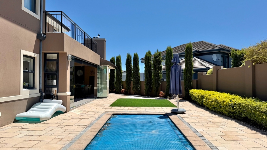 4 Bedroom Property for Sale in La Montagne Western Cape